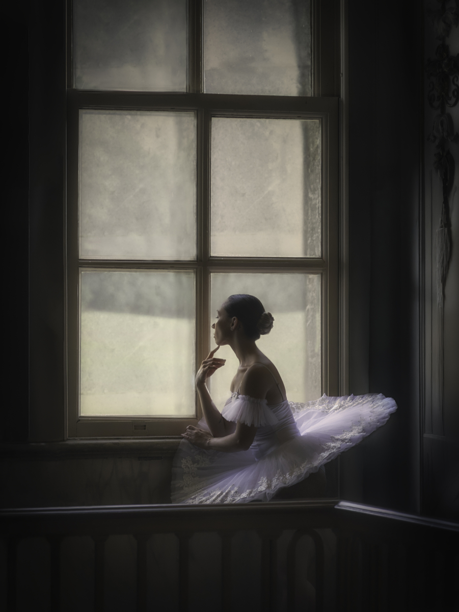 TULLE AND LIGHT